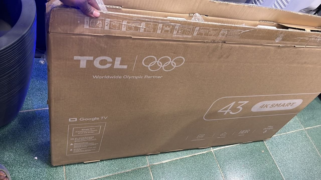 TCL 43V6D 43 Inch 4K HDR Smart TV
