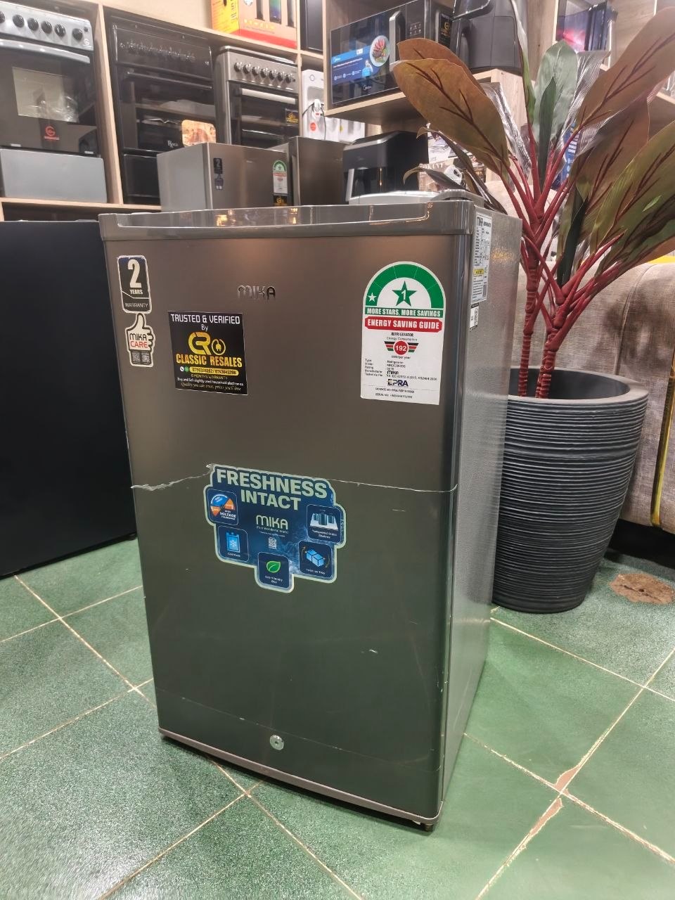 Mika 92l mini fridge Model no. MRDCS92DS