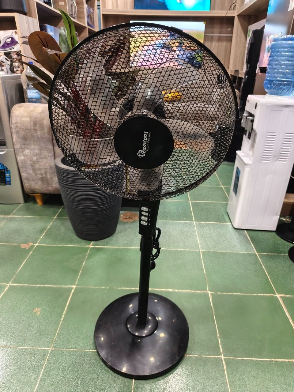 Ramtons standing fan with 3 speed
