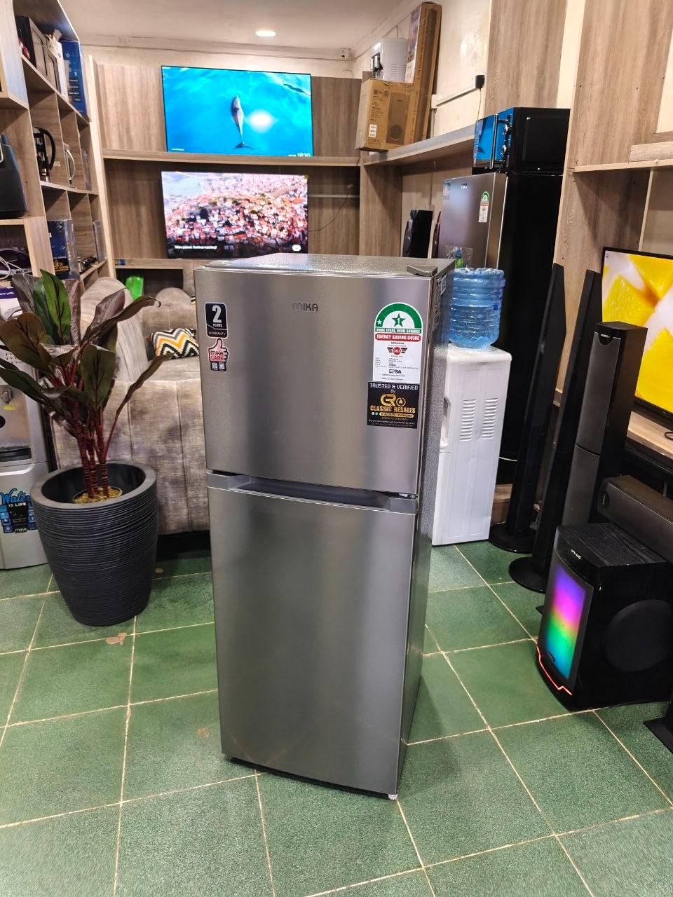 MIKA MRDCD138XLB Fridge, 2 Door Top Mount Freezer Defrost, 138L