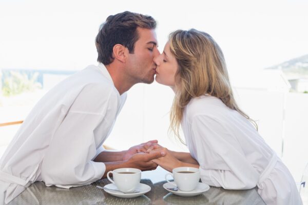 HOW TO STRENTHEN YOUR MARRIAGE AND AVOID DIVORCE