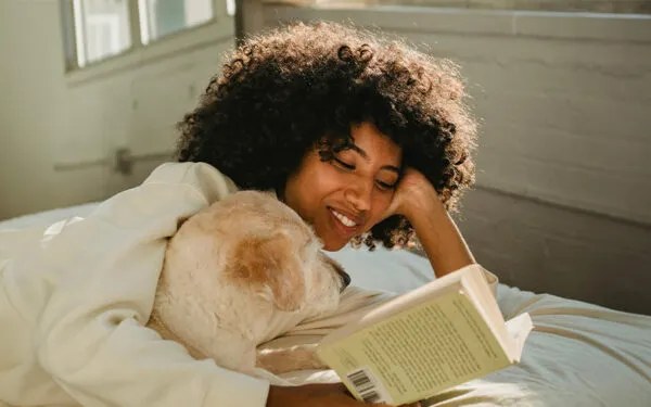 HOW TO SURVIVE VALENTINE'S DAY ALONE