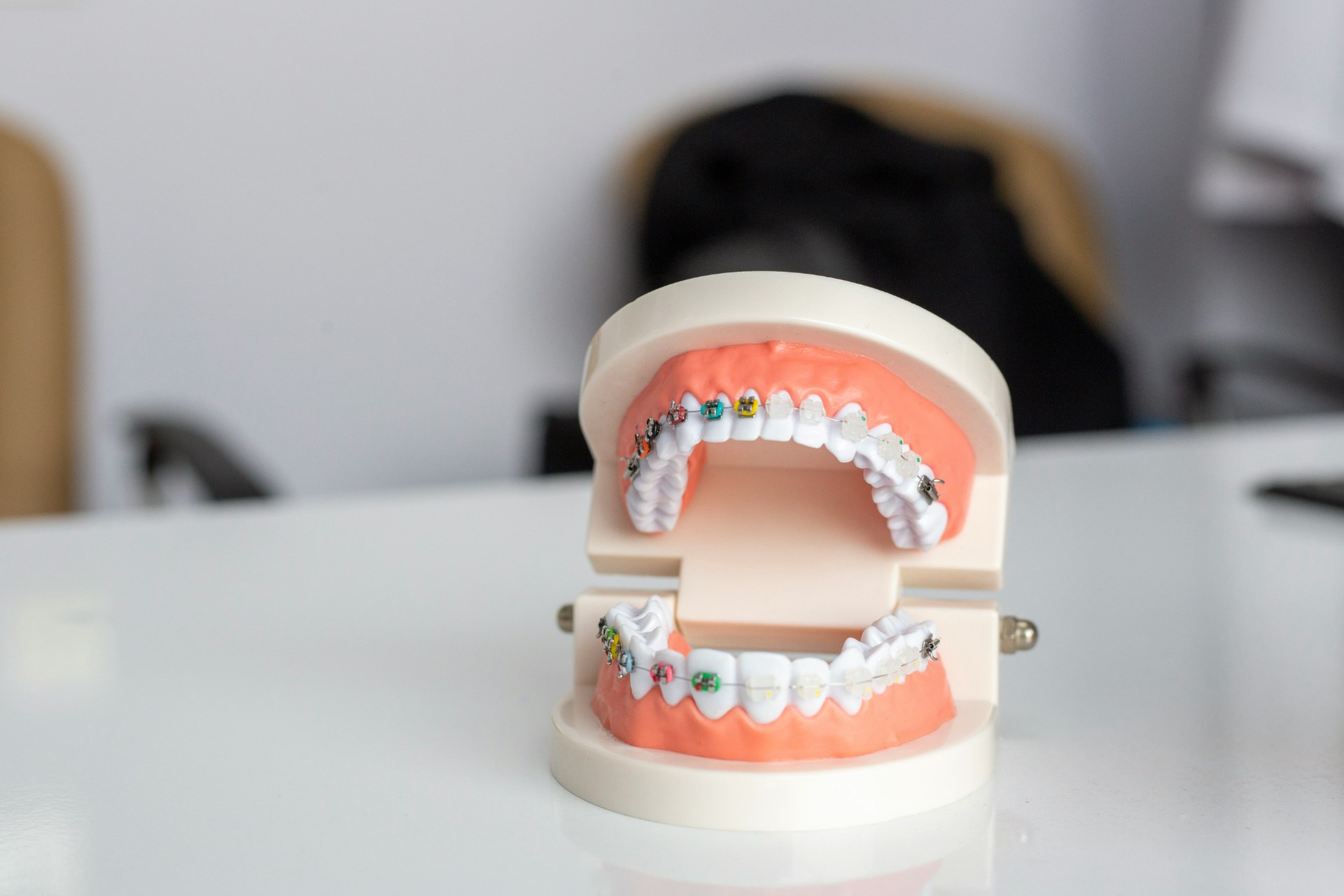 Ceramic Braces vs Metal Braces: What to Expect