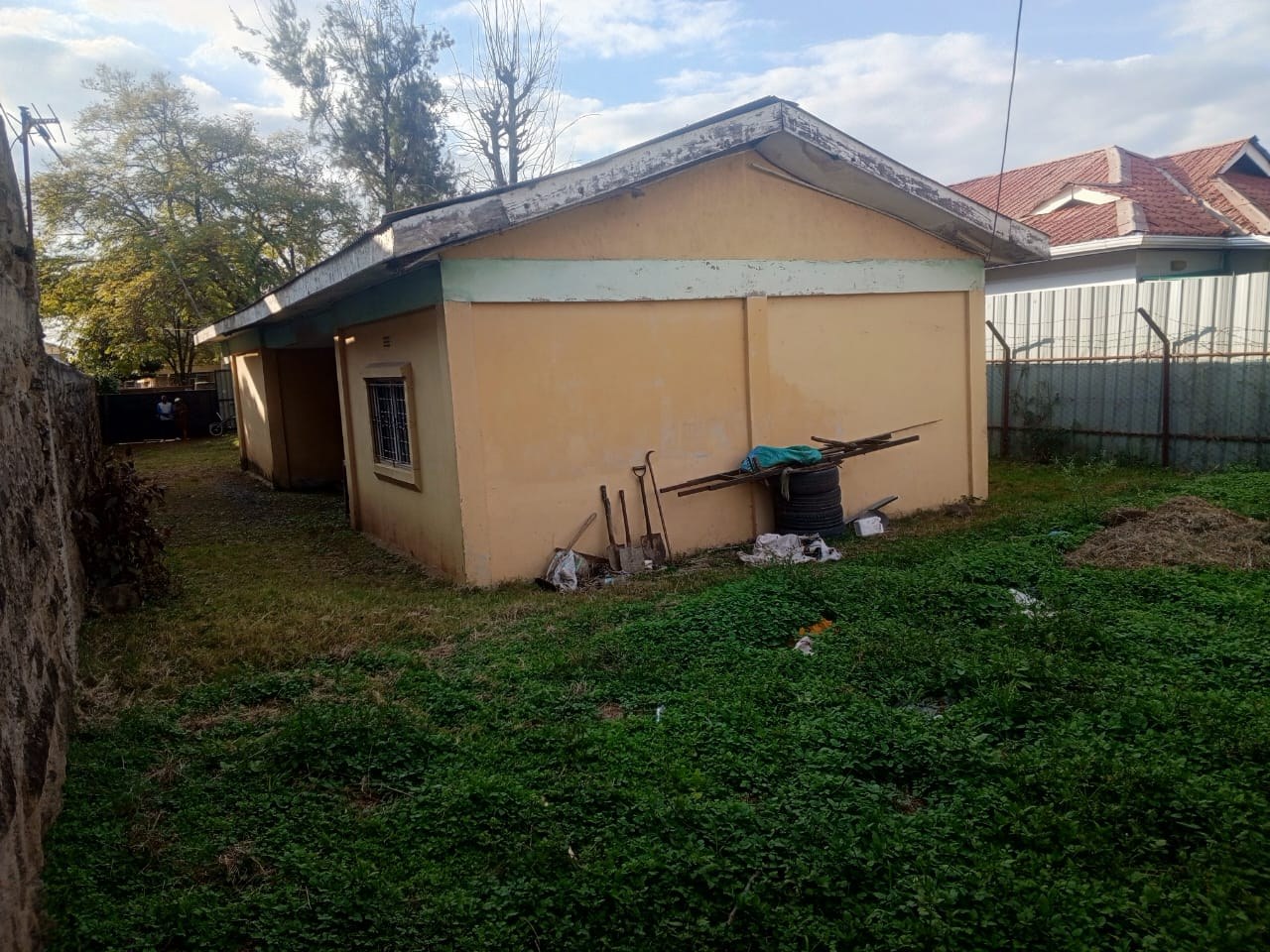 3 Bedroom on a 50 X 100 Land