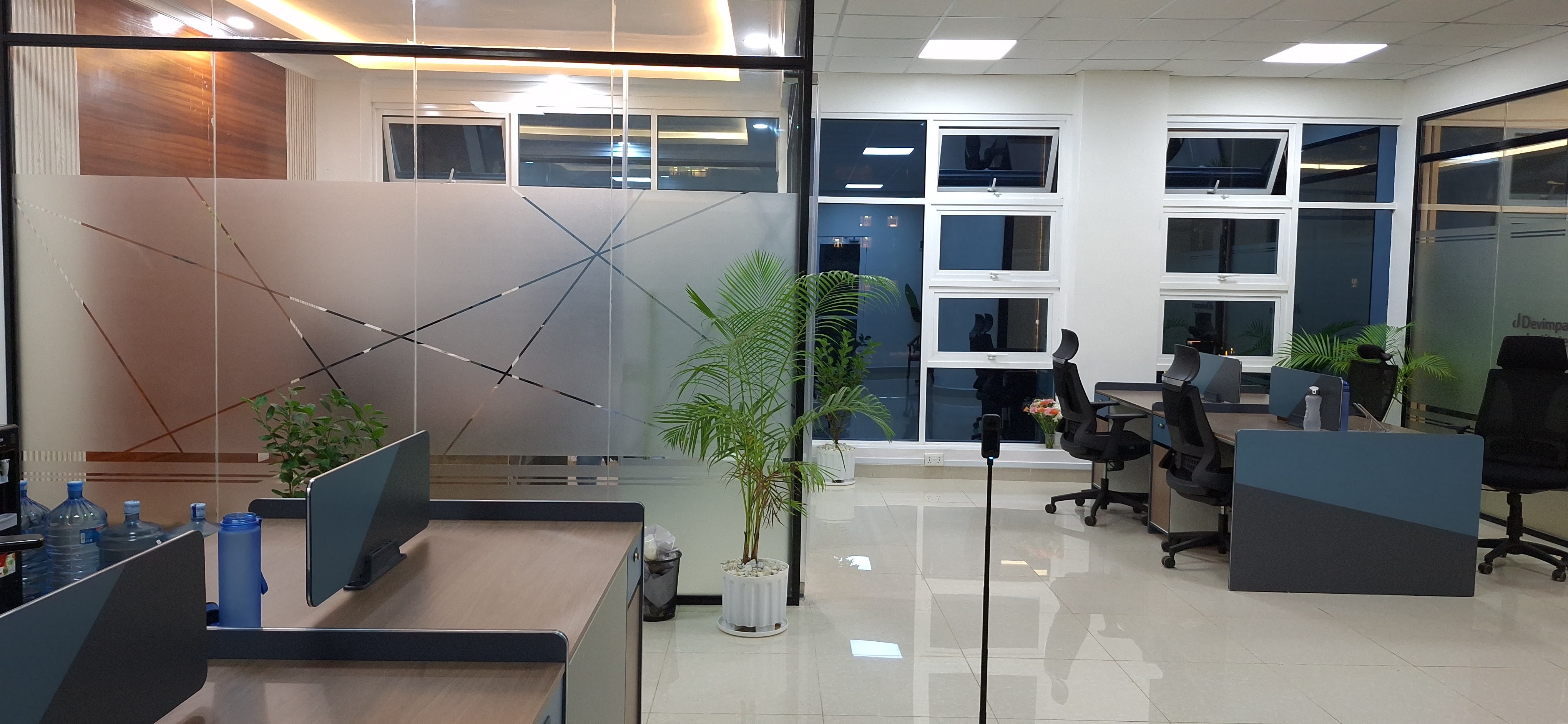 Office Interior design & Partitioning Services